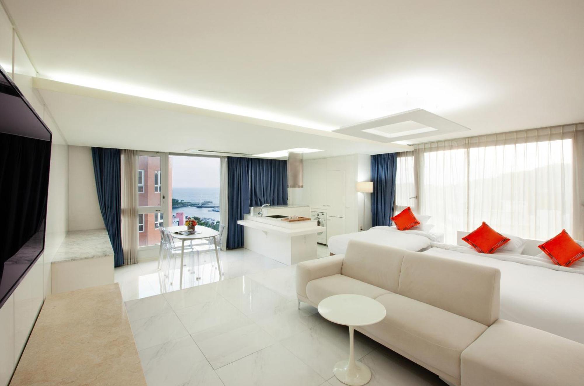 Shin Shin Hotel Jeju Ocean Seogwipo Ngoại thất bức ảnh