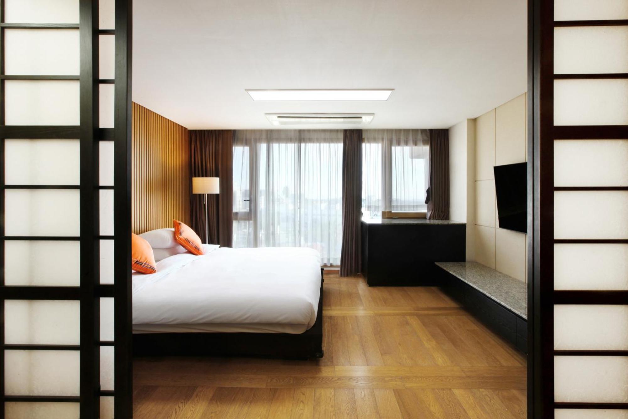 Shin Shin Hotel Jeju Ocean Seogwipo Ngoại thất bức ảnh